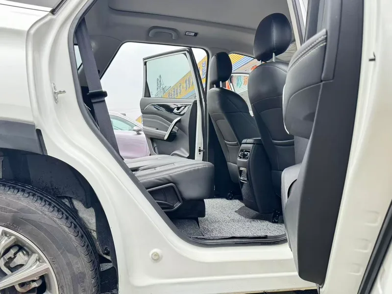 Jetour X90 2020 1.5T DCT Shadow Smart Edition 5 seat interior photo 14