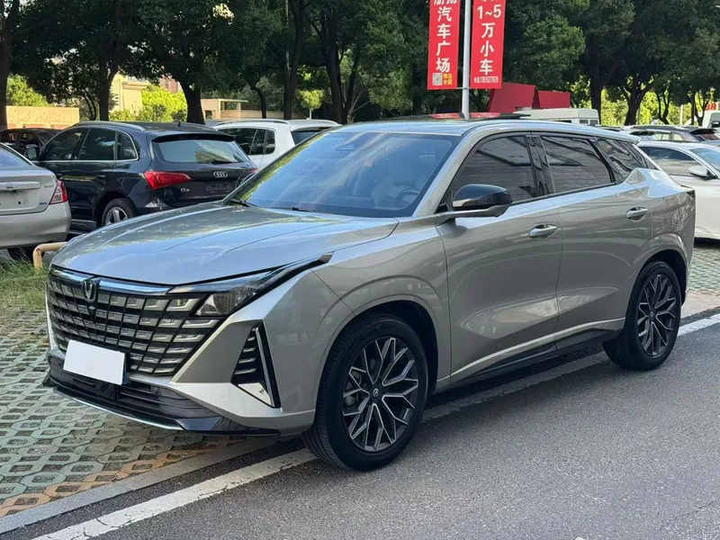 Changan UNI-Z 2025 1.5T DCT Luxury type exterior photo 1 Changan UNI-Z 2025 1.5T DCT Luxury type exterior photo 1