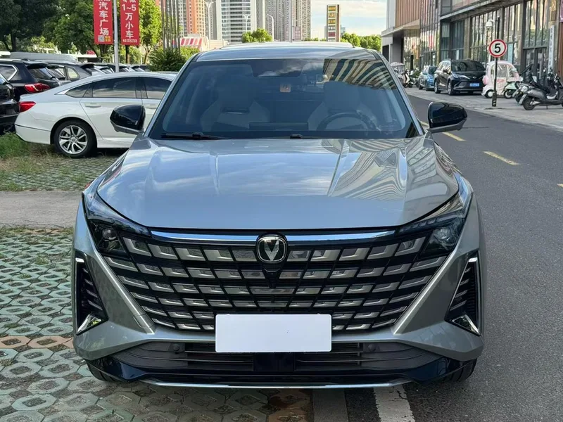 Changan UNI-Z 2025 1.5T DCT Luxury type exterior photo 2 Changan UNI-Z 2025 1.5T DCT Luxury type exterior photo 2