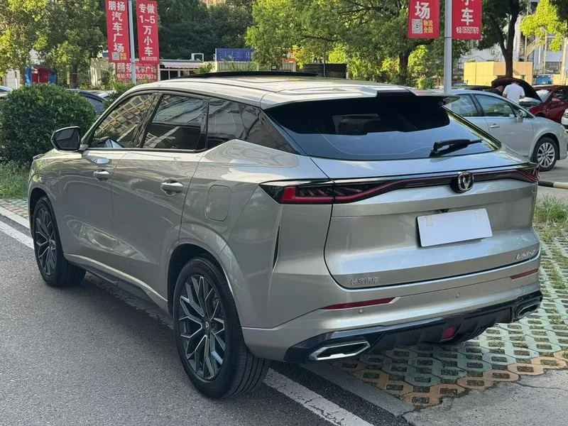 Changan UNI-Z 2025 1.5T DCT Luxury type exterior photo 4 Changan UNI-Z 2025 1.5T DCT Luxury type exterior photo 4