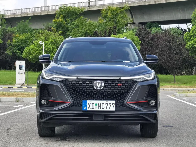 Changan CS75 PLUS 2021 1.5T Automatic Luxury Model exterior photo 3 Changan CS75 PLUS 2021 1.5T Automatic Luxury Model exterior photo 3