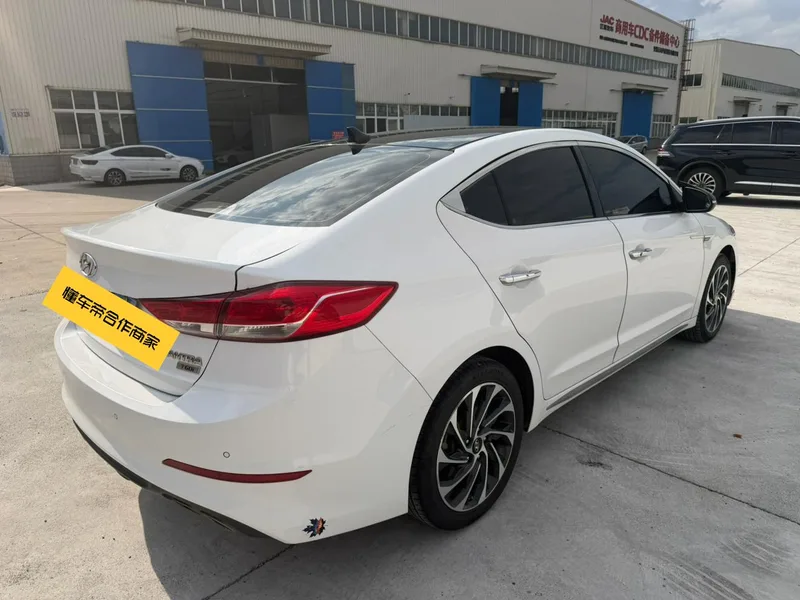 Hyundai Elantra Lingdong 2019 1.4T Dual-clutch dazzle vitality type exterior photo 5 Hyundai Elantra Lingdong 2019 1.4T Dual-clutch dazzle vitality type exterior photo 5