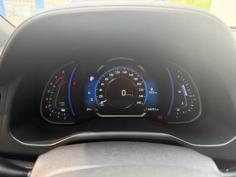 Hyundai Elantra Lingdong 2019 1.4T Dual-clutch dazzle vitality type exterior photo 6 Hyundai Elantra Lingdong 2019 1.4T Dual-clutch dazzle vitality type exterior photo 6