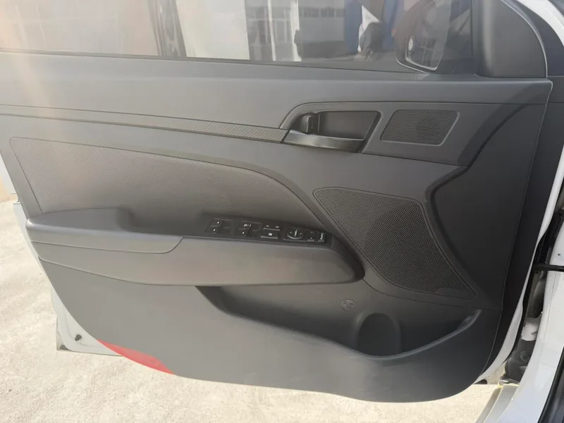 Hyundai Elantra Lingdong 2019 1.4T Dual-clutch dazzle vitality type interior photo 8 Hyundai Elantra Lingdong 2019 1.4T Dual-clutch dazzle vitality type interior photo 8