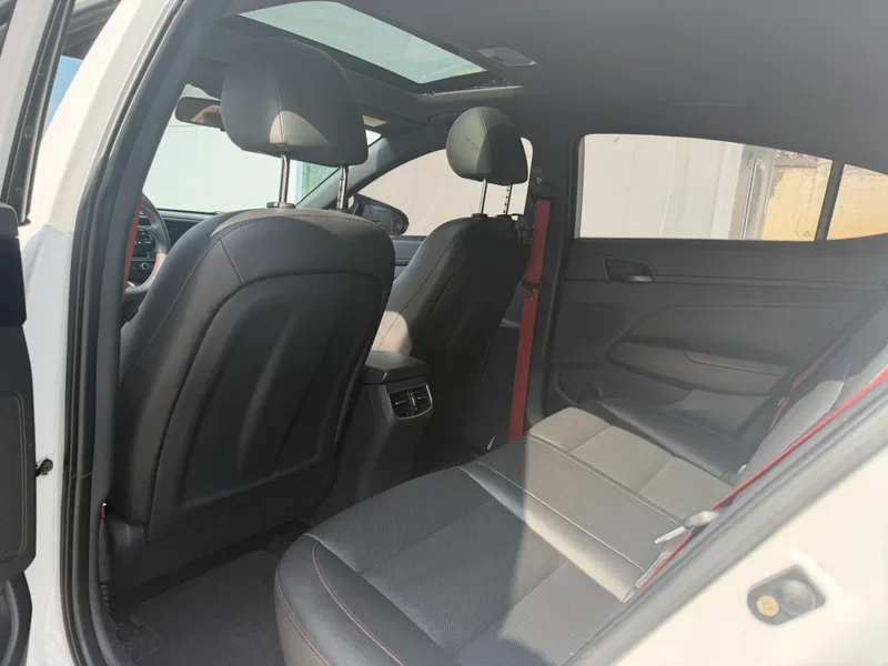 Hyundai Elantra Lingdong 2019 1.4T Dual-clutch dazzle vitality type interior photo 10 Hyundai Elantra Lingdong 2019 1.4T Dual-clutch dazzle vitality type interior photo 10