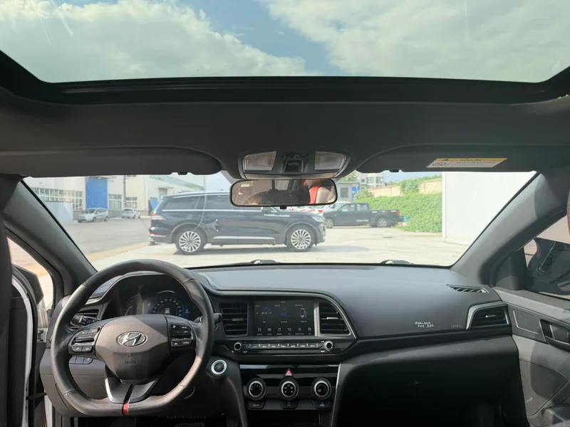 Hyundai Elantra Lingdong 2019 1.4T Dual-clutch dazzle vitality type interior photo 11 Hyundai Elantra Lingdong 2019 1.4T Dual-clutch dazzle vitality type interior photo 11