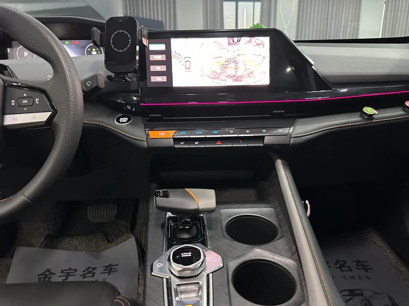 Changan UNI-V 2022 1.5T Premium Trim interior photo 9 Changan UNI-V 2022 1.5T Premium Trim interior photo 9