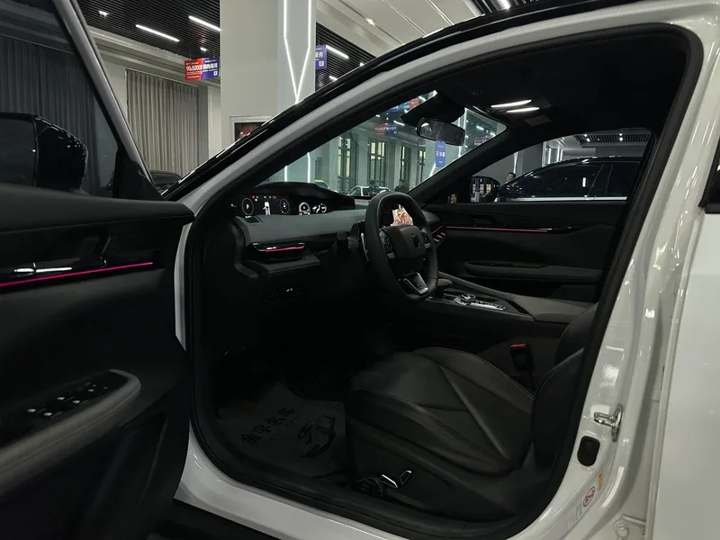 Changan UNI-V 2022 1.5T Premium Trim interior photo 12 Changan UNI-V 2022 1.5T Premium Trim interior photo 12
