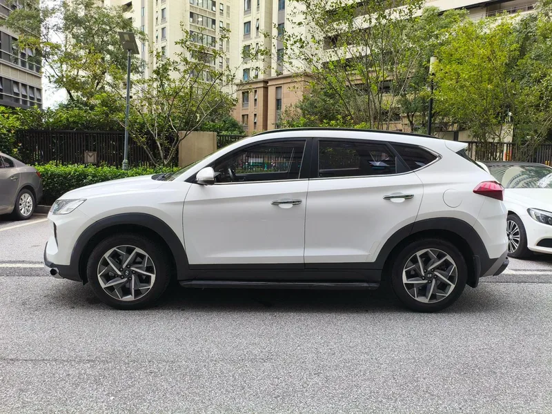 Hyundai Tucson 2019 280TGDi Dual-clutch two-drive fashion version Country VI exterior photo 4