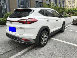 Hyundai Tucson 2019 280TGDi Dual-clutch two-drive fashion version Country VI exterior photo 5