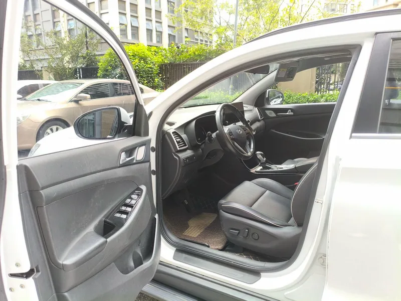 Hyundai Tucson 2019 280TGDi Dual-clutch two-drive fashion version Country VI exterior photo 9