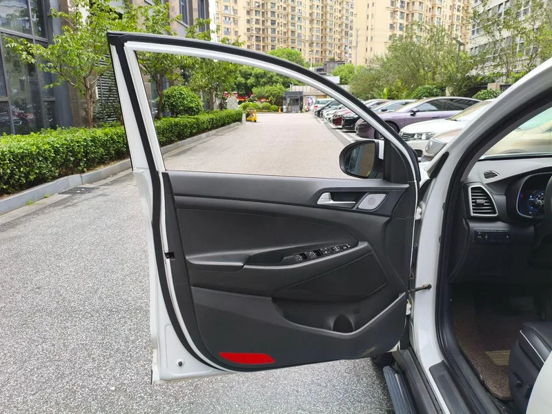 Hyundai Tucson 2019 280TGDi Dual-clutch two-drive fashion version Country VI interior photo 10
