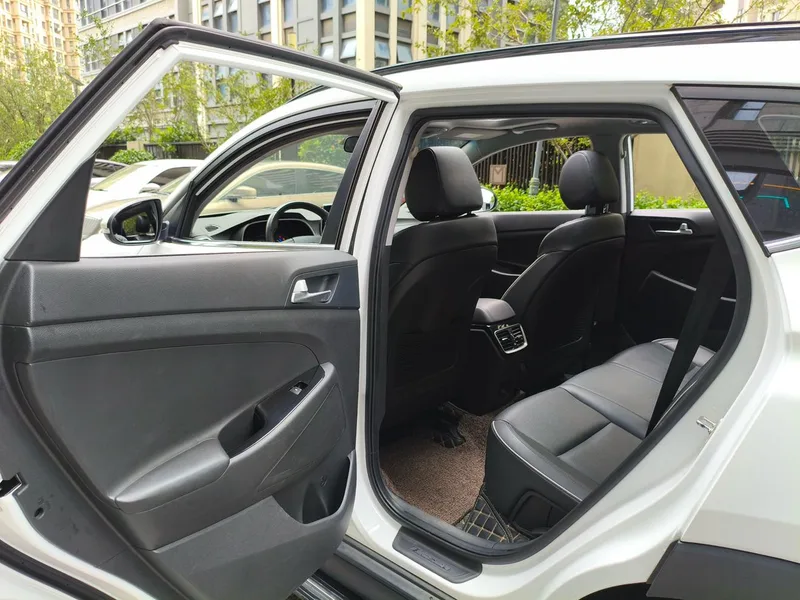 Hyundai Tucson 2019 280TGDi Dual-clutch two-drive fashion version Country VI interior photo 11