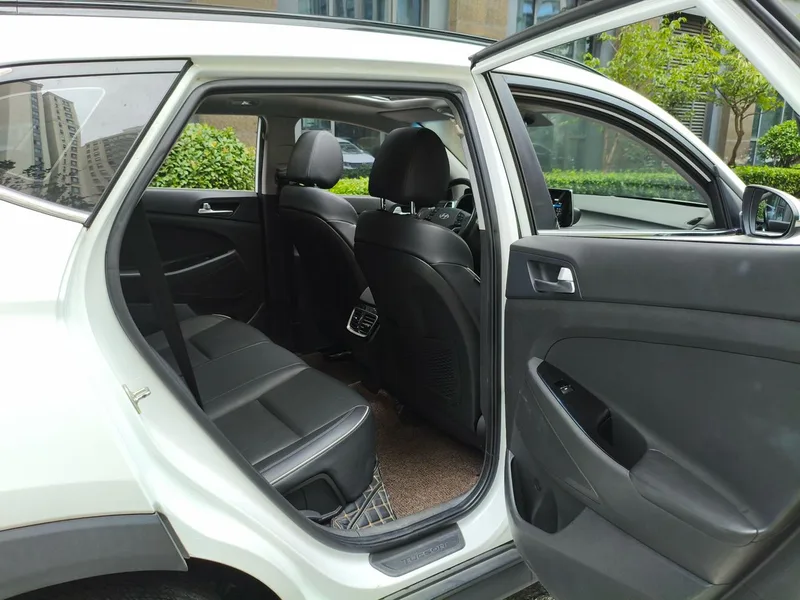 Hyundai Tucson 2019 280TGDi Dual-clutch two-drive fashion version Country VI interior photo 13