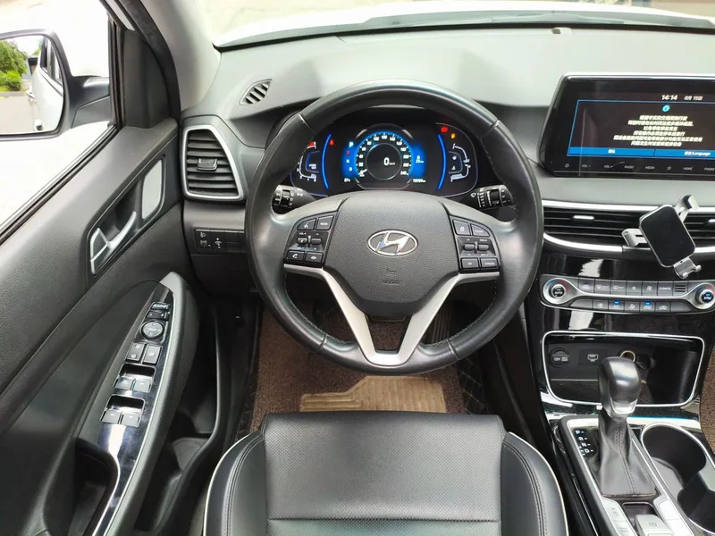 Hyundai Tucson 2019 280TGDi Dual-clutch two-drive fashion version Country VI interior photo 16