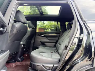 Toyota Crown Kluger 2023 Intelligent electric hybrid double engine 2.5L E-CVT Four-wheel drive Premium Edition interior photo 7