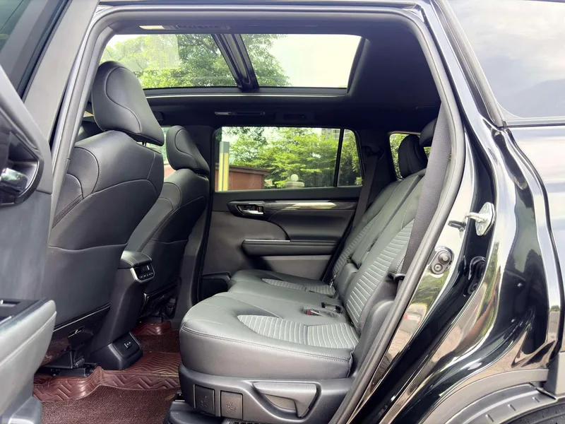 Toyota Crown Kluger 2023 Intelligent electric hybrid double engine 2.5L E-CVT Four-wheel drive Premium Edition interior photo 7