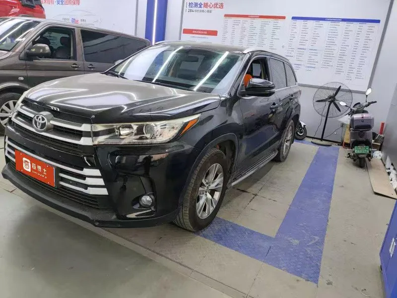 Toyota Highlander 2021 2.0T Two-wheel drive elite version 5 seat exterior photo 2 Toyota Highlander 2021 2.0T Two-wheel drive elite version 5 seat exterior photo 2