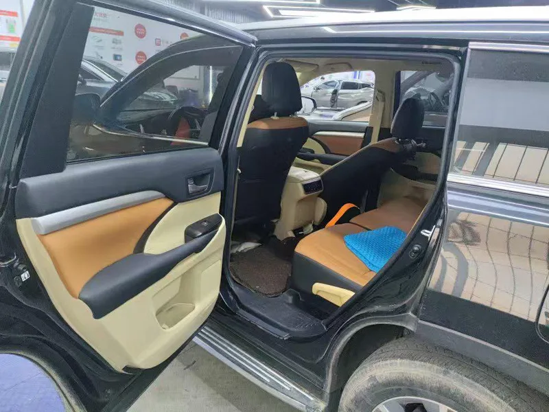 Toyota Highlander 2021 2.0T Two-wheel drive elite version 5 seat interior photo 6 Toyota Highlander 2021 2.0T Two-wheel drive elite version 5 seat interior photo 6