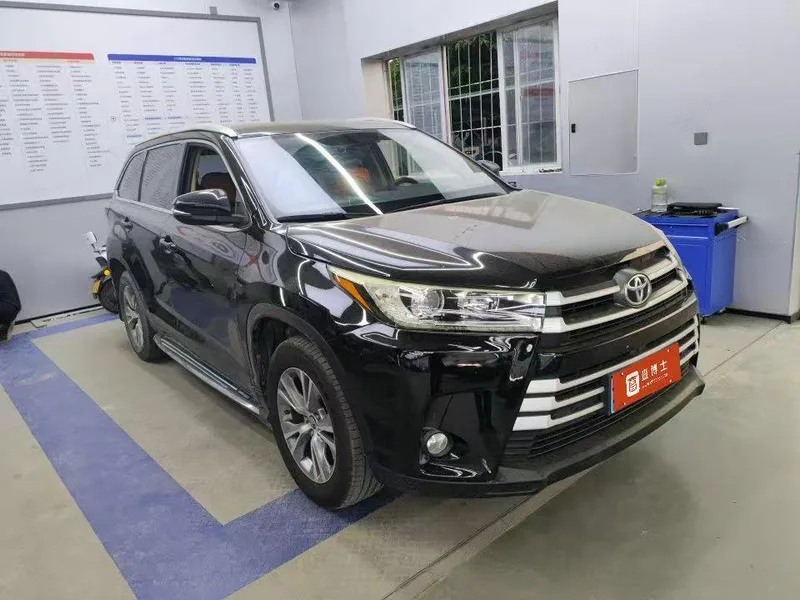 Toyota Highlander 2021 2.0T Two-wheel drive elite version 5 seat interior photo 9 Toyota Highlander 2021 2.0T Two-wheel drive elite version 5 seat interior photo 9