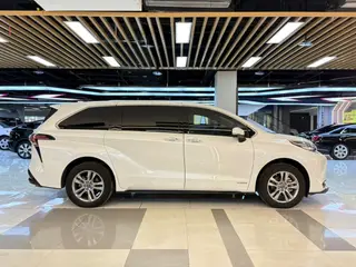 Toyota Sienna 2023 Dual Power 2.5L Luxury Edition exterior photo 7 Toyota Sienna 2023 Dual Power 2.5L Luxury Edition exterior photo 7
