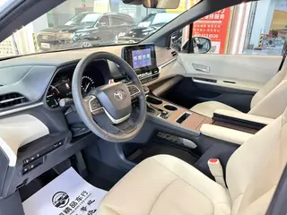 Toyota Sienna 2023 Dual Power 2.5L Luxury Edition interior photo 11 Toyota Sienna 2023 Dual Power 2.5L Luxury Edition interior photo 11