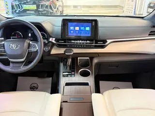 Toyota Sienna 2023 Dual Power 2.5L Luxury Edition interior photo 15 Toyota Sienna 2023 Dual Power 2.5L Luxury Edition interior photo 15