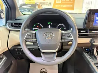 Toyota Sienna 2023 Dual Power 2.5L Luxury Edition interior photo 17 Toyota Sienna 2023 Dual Power 2.5L Luxury Edition interior photo 17