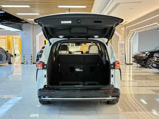 Toyota Sienna 2023 Dual Power 2.5L Luxury Edition interior photo 20 Toyota Sienna 2023 Dual Power 2.5L Luxury Edition interior photo 20