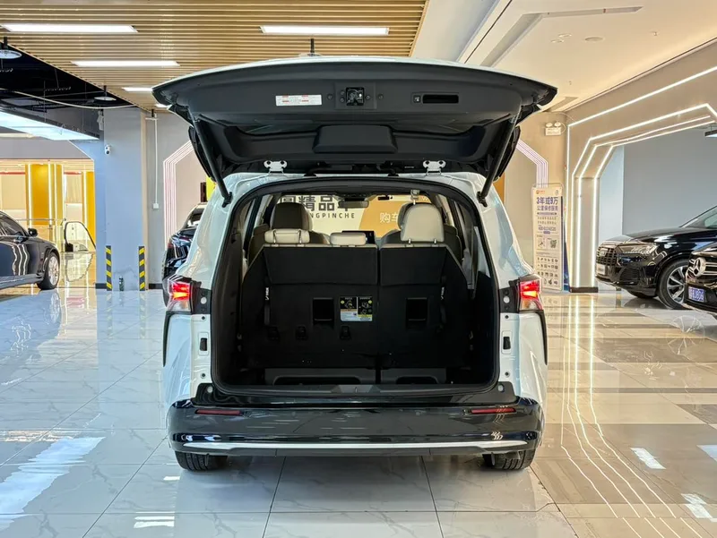 Toyota Sienna 2023 Dual Power 2.5L Luxury Edition interior photo 20 Toyota Sienna 2023 Dual Power 2.5L Luxury Edition interior photo 20