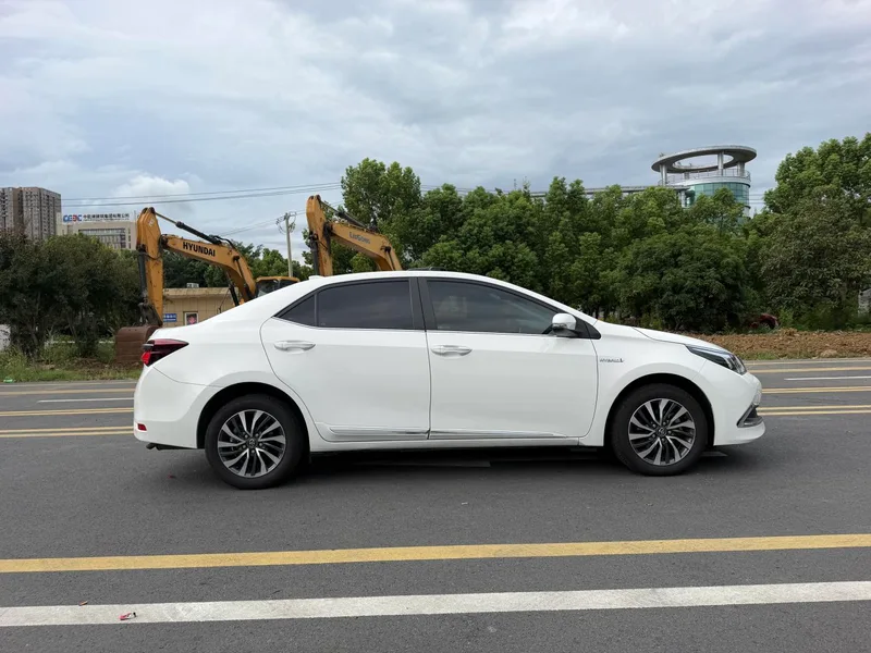 Toyota Corolla 2018 Dual Power 1.8L E-CVT Zhishang Edition China V exterior photo 4 Toyota Corolla 2018 Dual Power 1.8L E-CVT Zhishang Edition China V exterior photo 4
