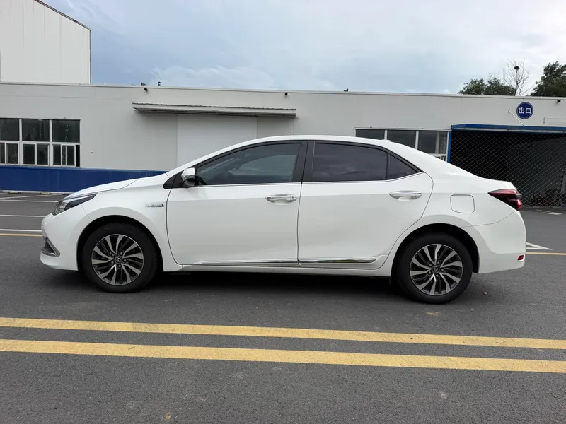 Toyota Corolla 2018 Dual Power 1.8L E-CVT Zhishang Edition China V exterior photo 8 Toyota Corolla 2018 Dual Power 1.8L E-CVT Zhishang Edition China V exterior photo 8