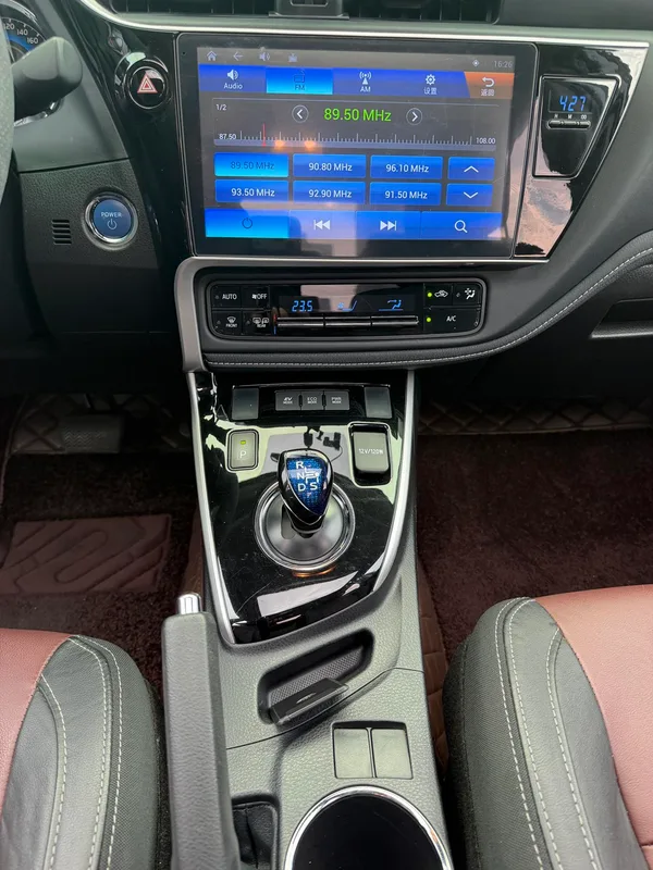 Toyota Corolla 2018 Dual Power 1.8L E-CVT Zhishang Edition China V interior photo 12 Toyota Corolla 2018 Dual Power 1.8L E-CVT Zhishang Edition China V interior photo 12
