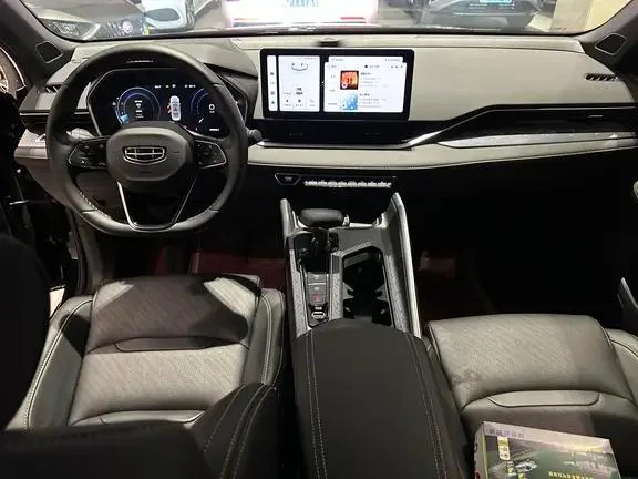 Geely Preface 2023 1.5T Куньлунь-версия интерьер фото 9