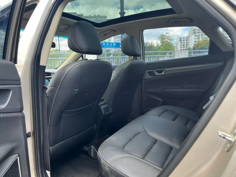 Geely Emgrand GS 2016 Sports version 1.8L Automatic Collar Type interior photo 10 Geely Emgrand GS 2016 Sports version 1.8L Automatic Collar Type interior photo 10