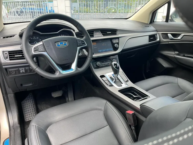 Geely Emgrand GS 2016 Sports version 1.8L Automatic Collar Type interior photo 11 Geely Emgrand GS 2016 Sports version 1.8L Automatic Collar Type interior photo 11