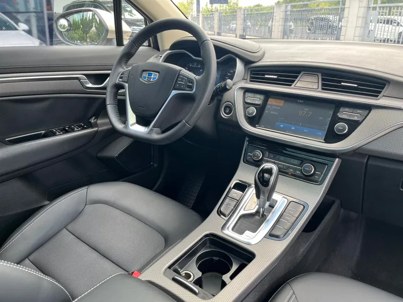 Geely Emgrand GS 2016 Sports version 1.8L Automatic Collar Type interior photo 13 Geely Emgrand GS 2016 Sports version 1.8L Automatic Collar Type interior photo 13
