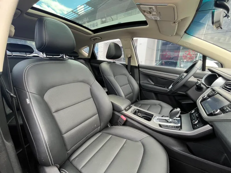 Geely Emgrand GS 2016 Sports version 1.8L Automatic Collar Type interior photo 14 Geely Emgrand GS 2016 Sports version 1.8L Automatic Collar Type interior photo 14