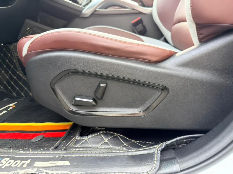 Geely Boyue 2022 1.8TD DCT Zhiya type interior photo 16