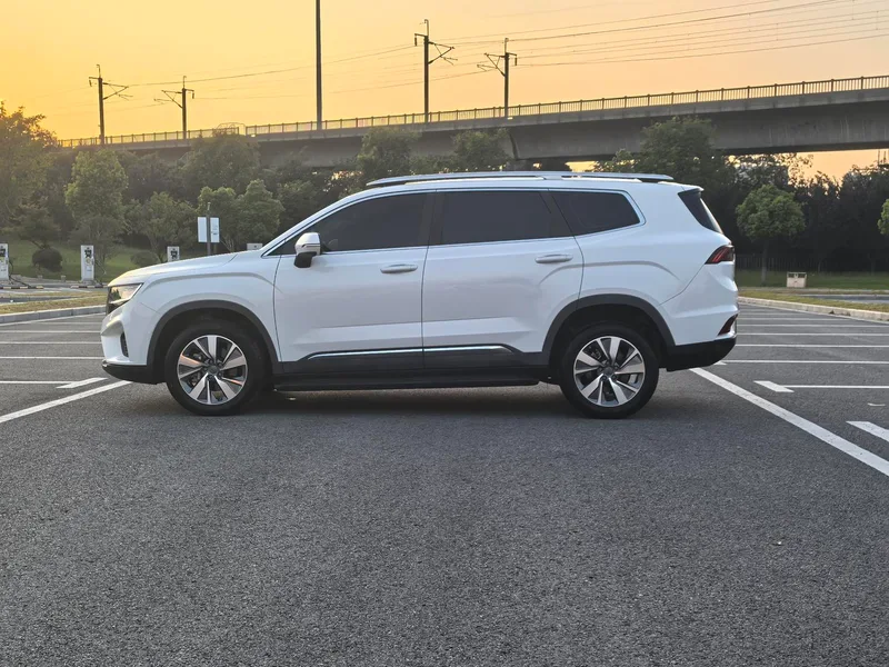 Geely Okavango 2020 1.8TD DCT Luxury type exterior photo 3 Geely Okavango 2020 1.8TD DCT Luxury type exterior photo 3