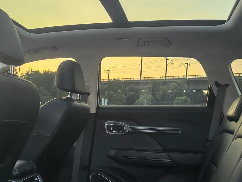 Geely Okavango 2020 1.8TD DCT Luxury type interior photo 10 Geely Okavango 2020 1.8TD DCT Luxury type interior photo 10