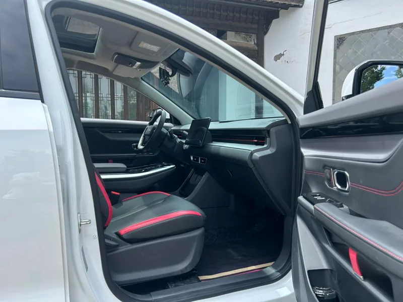 Jetour Dasheng 2024 1.6T DCT Edición Dragón MAX interior foto 13 Jetour Dasheng 2024 1.6T DCT Edición Dragón MAX interior foto 13