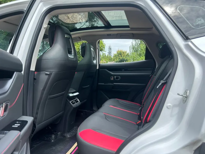 Jetour Dasheng 2024 1.6T DCT Edición Dragón MAX interior foto 15 Jetour Dasheng 2024 1.6T DCT Edición Dragón MAX interior foto 15