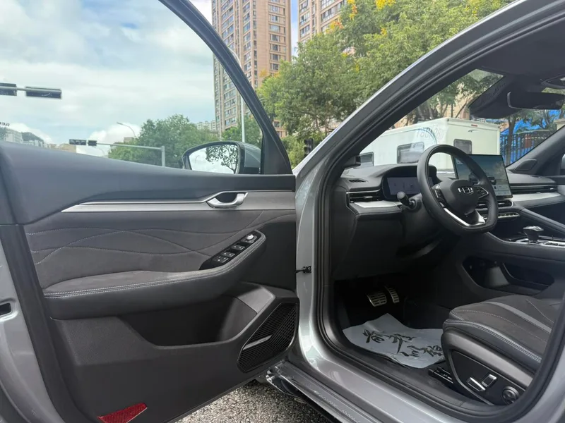 Geely Preface 2026 2.0T Oriental Yao full moon version exterior photo 9