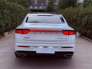 Geely Preface 2023 2.0T Премиальная комплектация интерьер фото 9