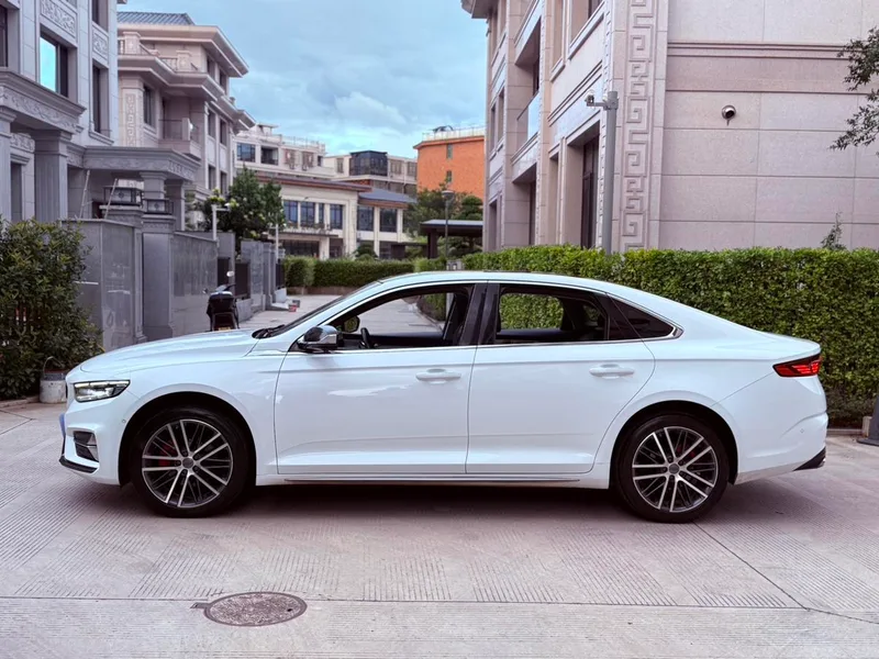 Geely Preface 2023 2.0T Премиальная комплектация интерьер фото 10