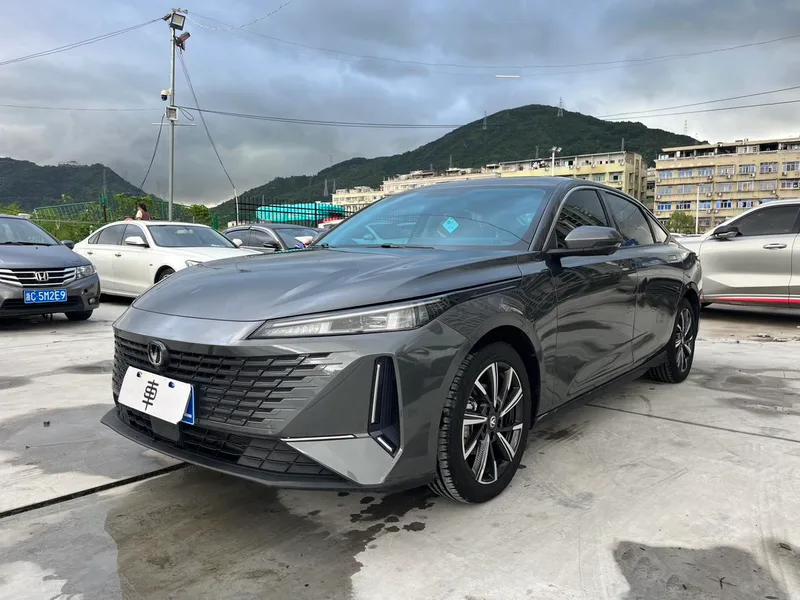 Changan Lamore 2023 1.5T GDI Tipo de lujo automático exterior foto 1 Changan Lamore 2023 1.5T GDI Tipo de lujo automático exterior foto 1