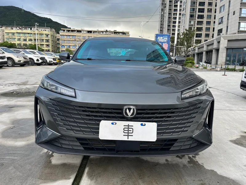 Changan Lamore 2023 1.5T GDI Tipo de lujo automático exterior foto 2 Changan Lamore 2023 1.5T GDI Tipo de lujo automático exterior foto 2