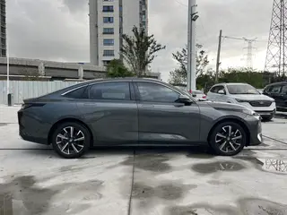 Changan Lamore 2023 1.5T GDI Tipo de lujo automático exterior foto 4 Changan Lamore 2023 1.5T GDI Tipo de lujo automático exterior foto 4