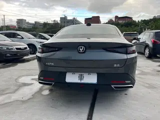 Changan Lamore 2023 1.5T GDI Tipo de lujo automático exterior foto 6 Changan Lamore 2023 1.5T GDI Tipo de lujo automático exterior foto 6